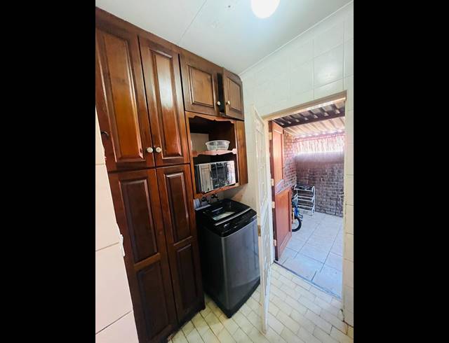 3 BEDROOM HOUSE FOR SALE IN BIRCHLEIGH NORTH